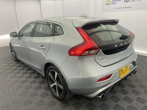 Volvo V40 2.0 T4 Drive-E R-DESIGN AT