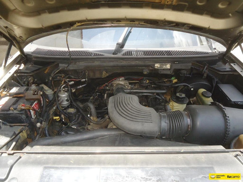 Ford Fortaleza Lariat