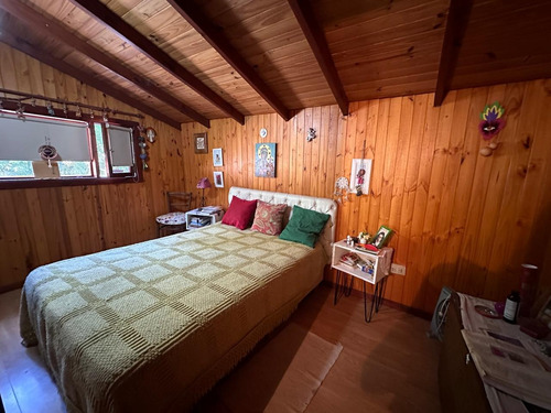Cabaña En Barrio La Florida Con Añosa Arboleda.