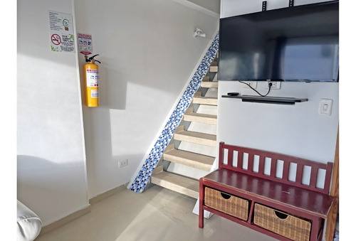 Imagen 17 de 19 de Apartamento De Tres Niveles Con Vista Al Mar