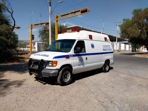  Ambulancia Ford Econoline     Cilindros Gasolina
