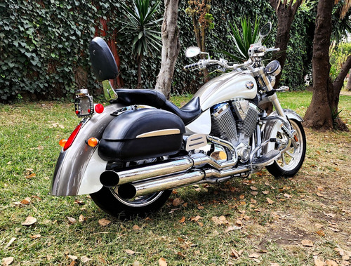 2004 Victory Polaris Kingpin 1,507cc 5 Velocidades