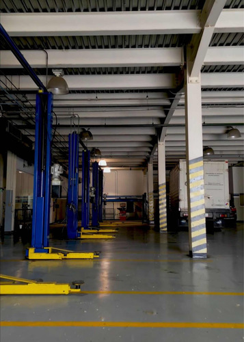 Extraordinario Local Para Concesionario De Autos Bien Ubicad