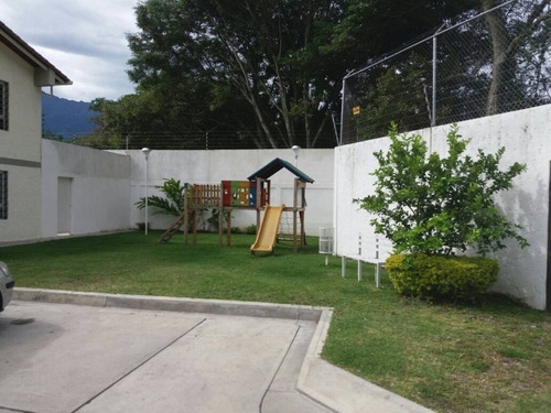 Imagen 17 de 18 de En Venta Townhouse Nuevo!!!. La Pedregosa Conjunto Privado. Precio Solo Por Estos Dias!!!..