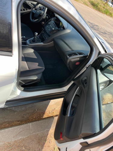 Imagen 16 de 18 de Ford Focus 4p Mt Vendo/permuto