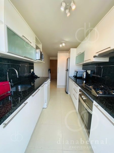 Imagen 16 de 17 de Venta De Apartamento 2 Dormitorios Con Vista Al Mar En Playa Mansa, Punta Del Este- Ref: 54462