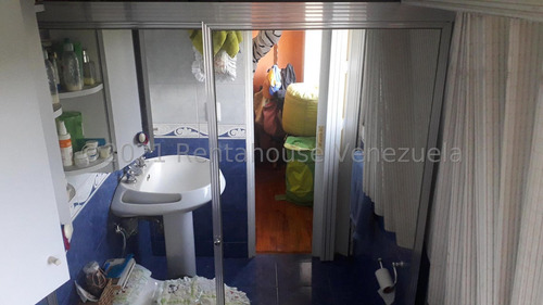 Casa En Venta La Trinidad. Codigo: 22-19042 Cm