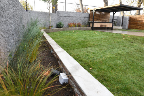 Recién Remodelada, Piscina, Jardin, Vende Sin Comisión!!!