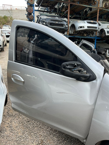 Renault Logan 1.0 3cc 2023 Fex 82cvs - Solicite Peças