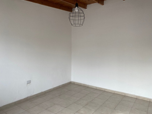 Imagen 4 de 13 de Ph En Venta En Tolosa La Plata