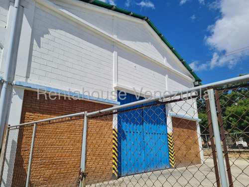 Maria Elena Oropeza Alquila Excelente Ubicación Galpón Comercial 1100 M2 En Zona Industrial 3, Lara#25-9915
