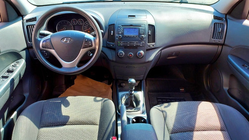 Imagem 5 de 13 de I30 Manual 2.0 Gls - Ano 2012 - Gasolina - Prata - Baixa Km