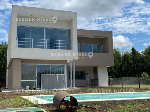 Imagen 2 de 26 de Casa Chalet En Venta Ubicado En San Juan, Villanueva, Tigre