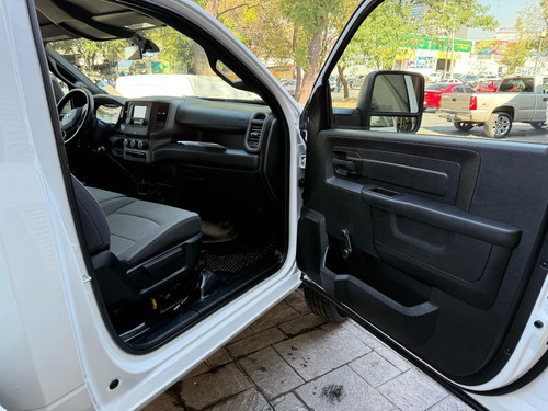 Ram4000 5.7 Chasis Cabina Pl 4x2 Mt 2024