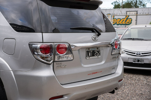 Toyota SW4 4X4 SRV 3.0 TDI-C3 SW4 4X4 SRV 3.0 TDI-C3