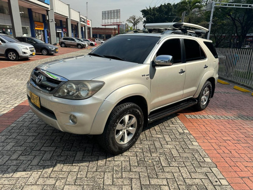 Toyota Fortuner SR5