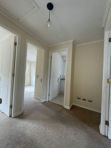 Arriendo Amplia Casa En Condominio!! 2 Estacionamientos!
