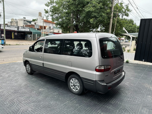 Hyundai H1 2.5 Wagon 12-p Mt Plus
