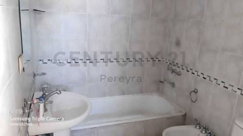 Imagen 23 de 30 de 132 Entre 64 Y 65. Departamento De Dos Dormitorios En Venta, Los Hornos.-