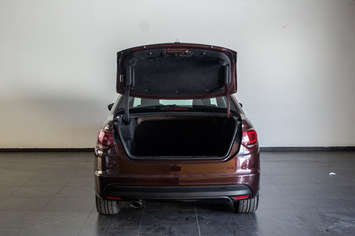 Imagen 13 de 15 de Citroën C4 Lounge 2018 1.6 Hdi 115 Feel Pack Ac652 Nv