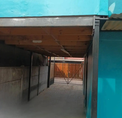 Vendo Casa 4 Dormitorios, 3 Estacionamientos En Quilicura.