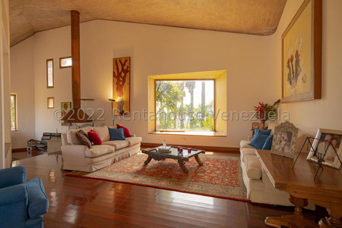 Ana Torres. Quinta En Venta 237688 En Cerro Verde