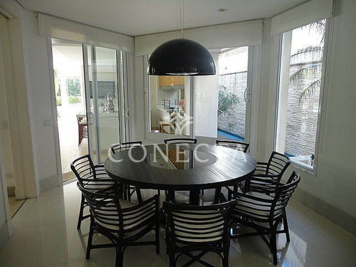 Imagem 5 de 27 de Tamboré 03 | Casa Alto Padrão | Venda | Fino Acabamento | Imenso Quintal Gramado - Cnc1282