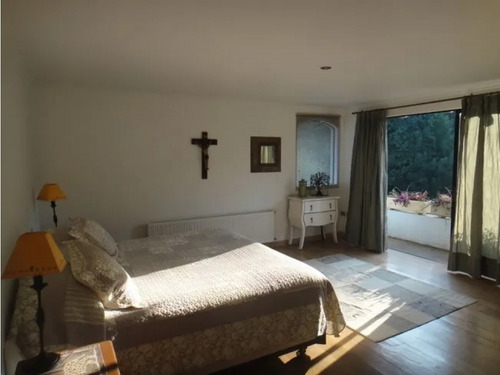 Gran Casa Estilo Campo En Los Almendros De Reñaca