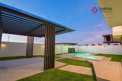 Mansión De Súper Lujo En Venta En Ayamonte Zapopan Zona Bajío Guadalajara