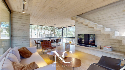 Casa En Venta En Costa Esmeralda, A Metros Del Mar