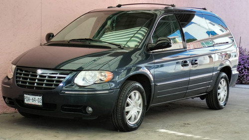 Chrysler Town & Country .