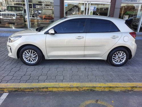 Imagen 23 de 25 de Kia Rio Ex 1.6 Manual Impecable, Con Garantia G