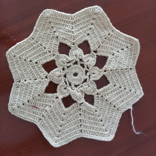 Paño Tejido Crochet 8 Puntas Beige