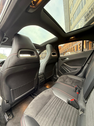 Mercedes-Benz Clase GLA 1.6 Gla250 Amg-line 211cv
