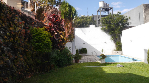 Dueño Vende Ph Independiente Con Pileta Semiclimatizada, Cochera, 5 Dormitorios, Quincho, Parrilla, Jardín, Patio, 8,66 Mts De Balcón, 2 Habs En Pb Y 3 En 1° C/espacio Aéreo, Coghlan Al Cfte-fte