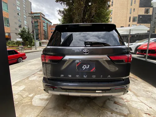 Toyota Sequoia Capstone Hibrida