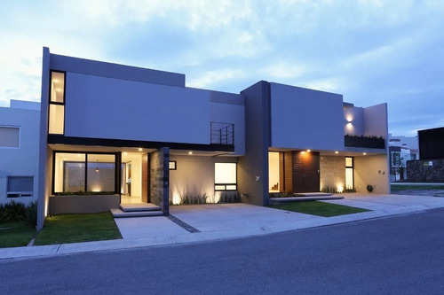 Residencia De Autor En Fracc. La Vista, 4ta Recámara En P.b, Alberca, 4 Baños