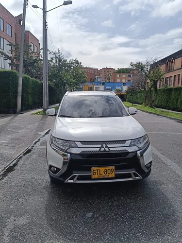 Mitsubishi Outlander Kaiteki 2.4 Full 4x4 At 7 Psj 2020