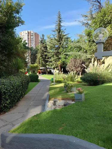 Departamento En Venta De 2 Dorm. En Las Condes !!