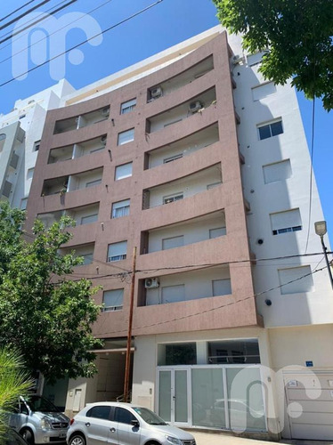 Imagen 2 de 2 de Cochera En Venta - La Plata