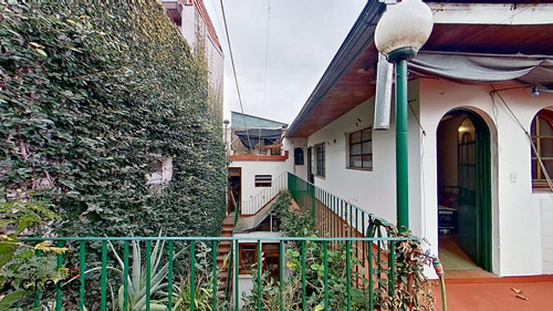 Hermosa Casa De Epoca De 4 Ambientes Con Terraza Y Patio
