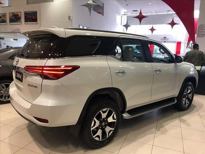 Toyota Sw4 2.8 Tdi Srx Diamond 7l 4x4 Aut. 5p 2019