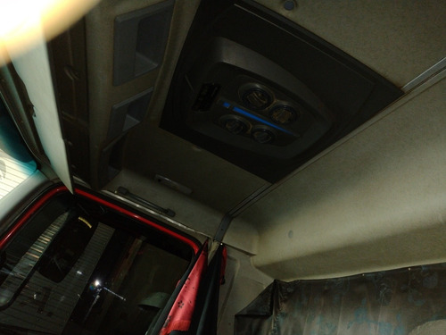Imagem 8 de 11 de Mercedes Atego 2425