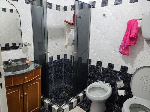 Inmobiliaria Rias Altas Vende Sobre Avenida Garzón Casa + Apartamento