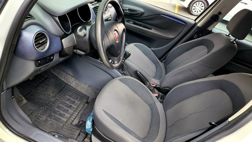 Imagem 6 de 13 de Fiat Punto Attractive 1.4 - Ano 2013 - Flex - Branco - Som