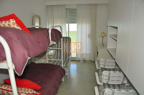 Imagen 27 de 30 de Apartamento En Mansa, 3 Dormitorios