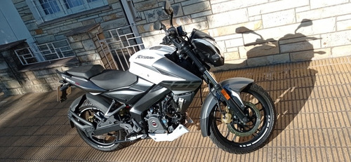 Rouser Ns200