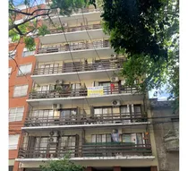 Comprar Venta Departamento 2 Ambientes Balcón Corrido Con Cerramiento Vidrio Caballito A 200 Metros Del Parque Centenario Una Cuadra De Av Corrientes  Estación Ángel Gallardo Del Subte. Mucha Luminosidad