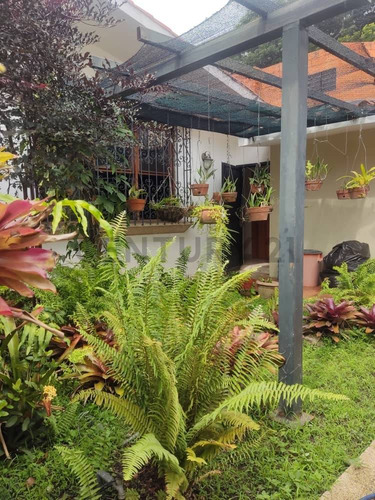 Alquiler Linda Casa Quinta En La Urbanización La Viña