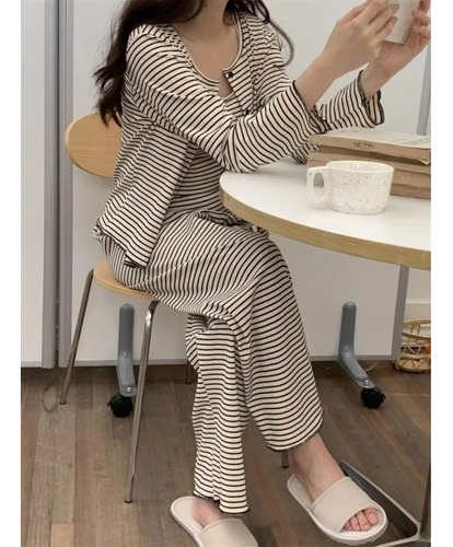 Conjunto De Pijama De Punto A Rayas Con Almohadilla Para El